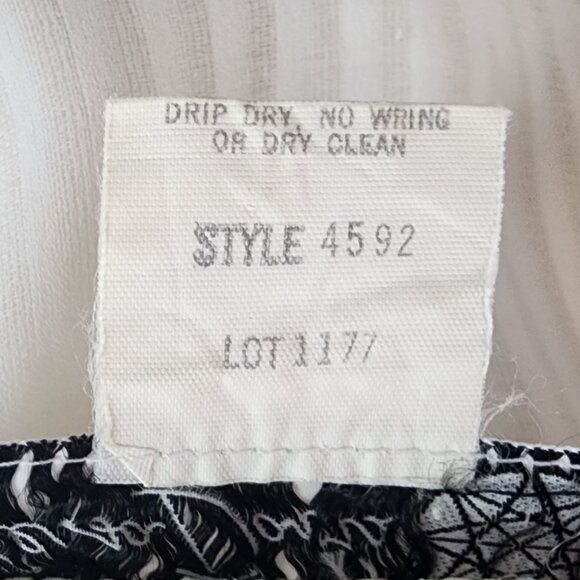 Vintage Chessa Davis Womens Small Top Blouse Striped Ivory Long Sleeve Button - Picture 12 of 13